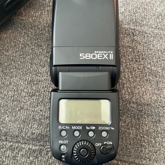 Canon Speedlight 580ex ll with YN Trigger - Picture 2 of 2